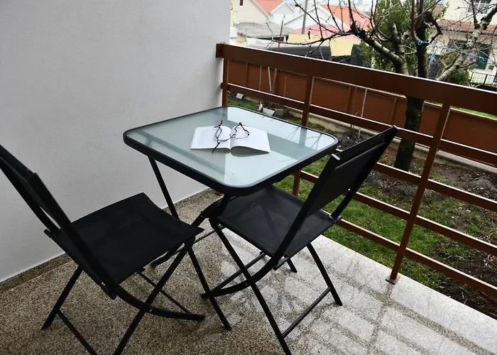 Apimonte House B Holiday home Braganca